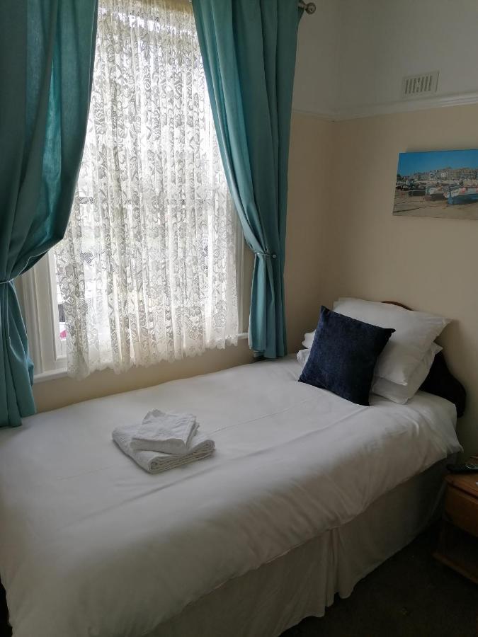Karmary Guest House Сент-Остел Экстерьер фото